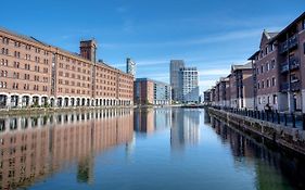 Waterloo Quay Apartment Private Parking